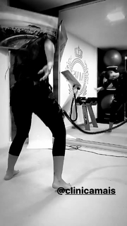 Anitta feet photo thumbnail