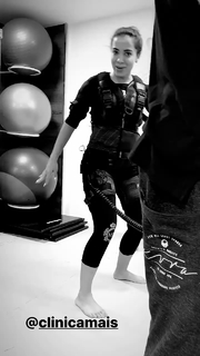 Anitta feet photo thumbnail