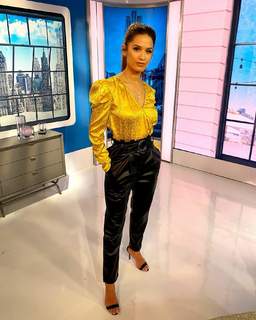 Rocsi Diaz feet photo thumbnail