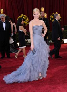 Elizabeth Banks feet photo thumbnail