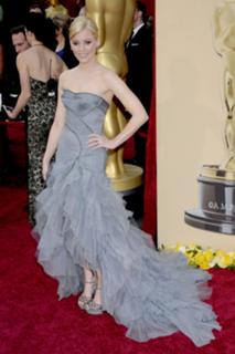 Elizabeth Banks feet photo thumbnail