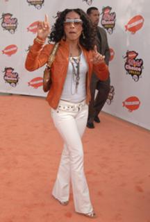 Jada Pinkett Smith feet photo thumbnail
