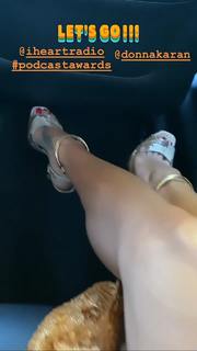 Brooke Burke feet photo thumbnail