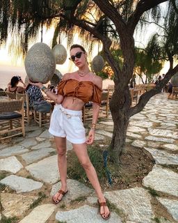 Melita Toniolo feet photo thumbnail