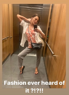 Phoebe Tonkin feet photo thumbnail