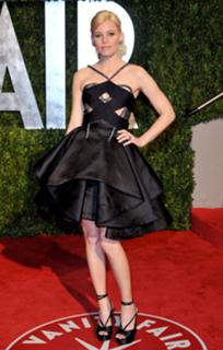 Elizabeth Banks feet photo thumbnail