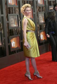 Elizabeth Banks feet photo thumbnail