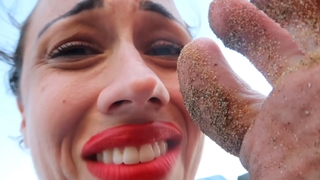 Colleen Ballinger feet photo thumbnail
