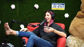 Gabbie Hanna feet photo thumbnail
