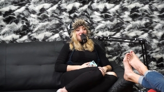 Gabbie Hanna feet photo thumbnail