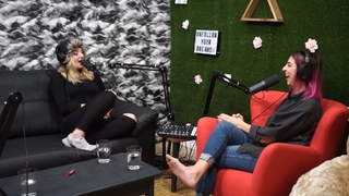 Gabbie Hanna feet photo thumbnail