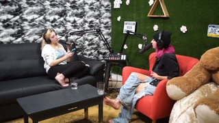 Gabbie Hanna feet photo thumbnail