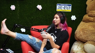 Gabbie Hanna feet photo thumbnail