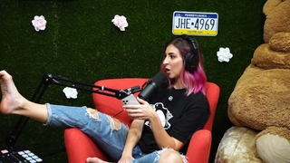 Gabbie Hanna feet photo thumbnail