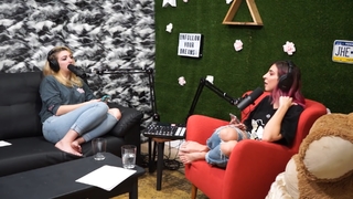 Gabbie Hanna feet photo thumbnail