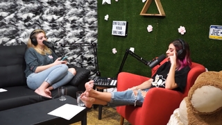 Gabbie Hanna feet photo thumbnail