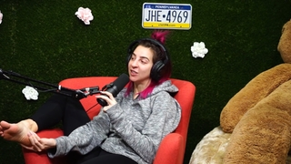 Gabbie Hanna feet photo thumbnail