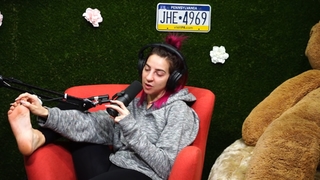 Gabbie Hanna feet photo thumbnail