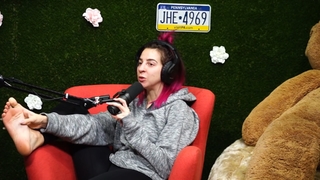Gabbie Hanna feet photo thumbnail