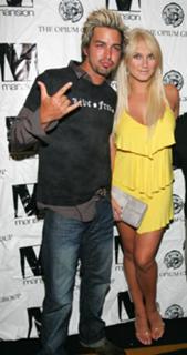 Brooke Hogan feet photo thumbnail