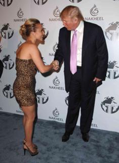 Hayden Panettiere feet photo thumbnail
