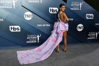 Sarah Hyland feet photo thumbnail