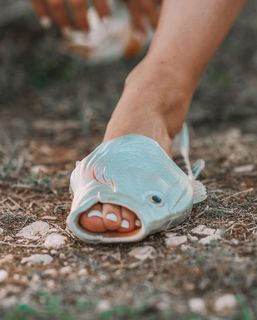 Lola Weippert feet photo thumbnail