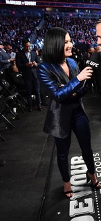 Megan Olivi feet photo thumbnail
