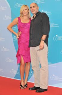 Charlize Theron feet photo thumbnail