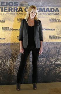 Charlize Theron feet photo thumbnail