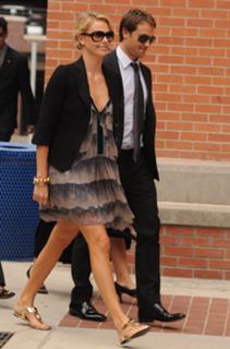 Charlize Theron feet photo thumbnail