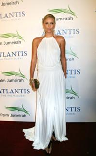 Charlize Theron feet photo thumbnail