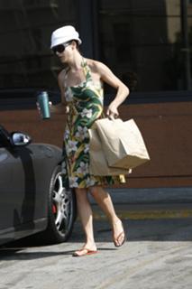 Kate Walsh feet photo thumbnail
