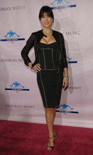 Kate Walsh feet photo thumbnail