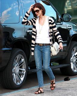 Kate Walsh feet photo thumbnail