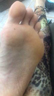 Alaine Crissiê feet photo thumbnail