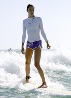 Alessandra Ambrosio feet photo thumbnail