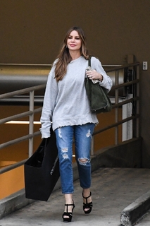 Sofía Vergara feet photo thumbnail