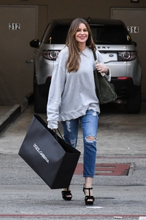 Sofía Vergara feet photo thumbnail
