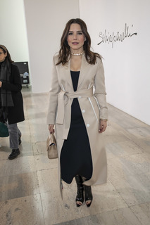 Sophia Bush feet photo thumbnail