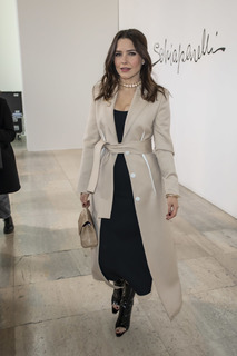 Sophia Bush feet photo thumbnail