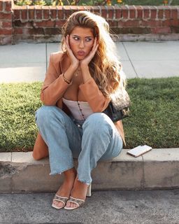 Kara Del Toro feet photo thumbnail