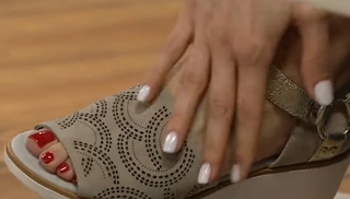 Courtney Khondabi feet photo thumbnail