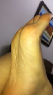 Alaine Crissiê feet photo thumbnail