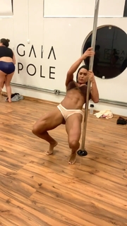Gracyanne Barbosa feet photo thumbnail