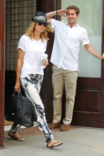 Heidi Klum feet photo thumbnail