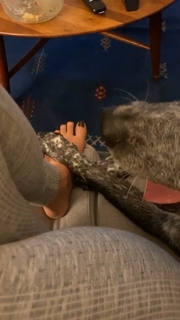 Adriene Mishler feet photo thumbnail