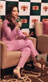 Tamannaah Bhatia feet photo thumbnail