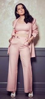 Kangana Ranaut feet photo thumbnail