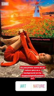 Xenia Tchoumitcheva feet photo thumbnail